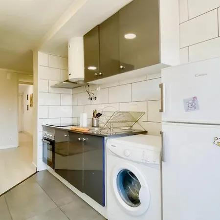 Apartment Charming In Lisboa, 3 Sqm, View