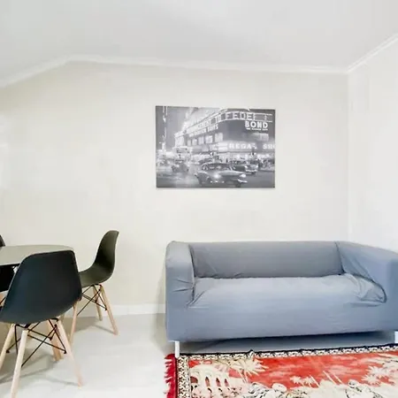 Charming In Lisboa, 3 Sqm, View Apartment Lisbon