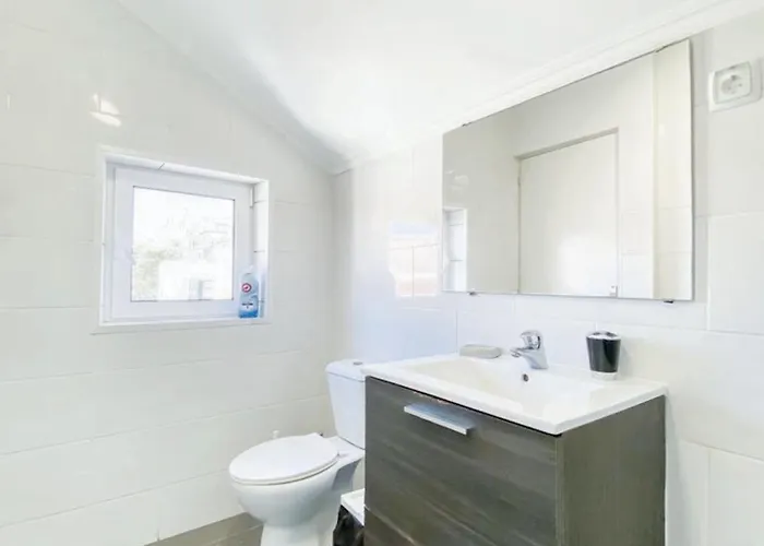 Apartment Charming In Lisboa, 3 Sqm, View Lisbon