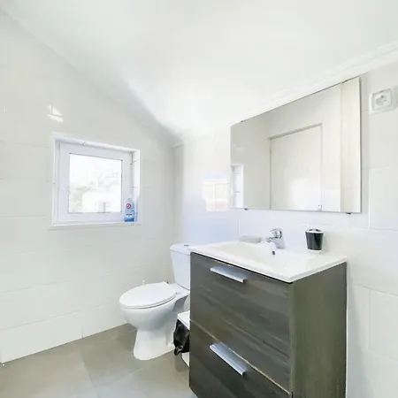 Apartment Charming In Lisboa, 3 Sqm, View Lissabon